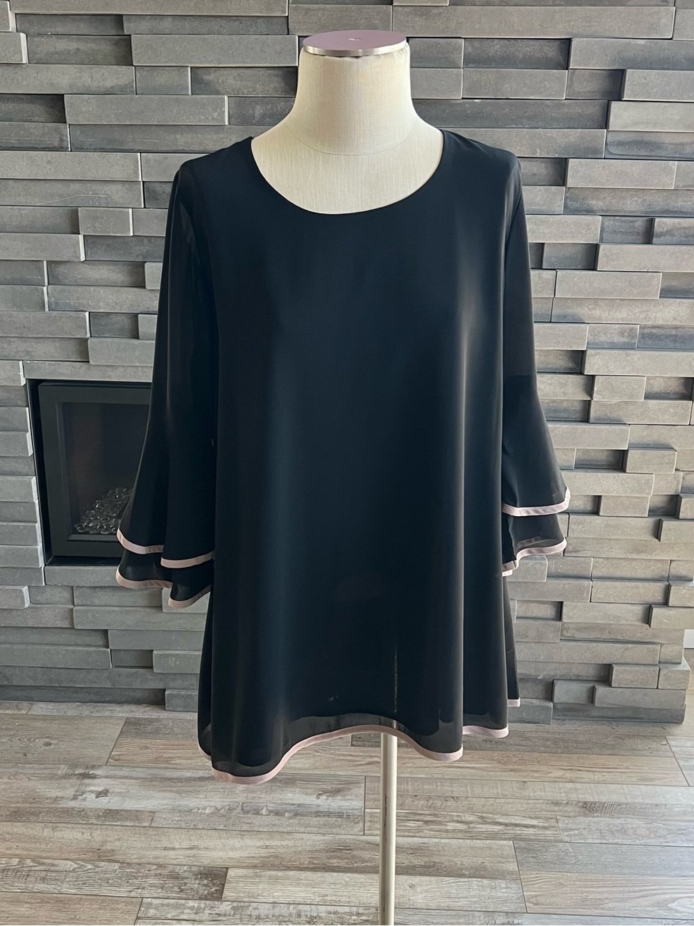 Pink Coconut Women's Black Bell Sleeve Mini Dress Size Small